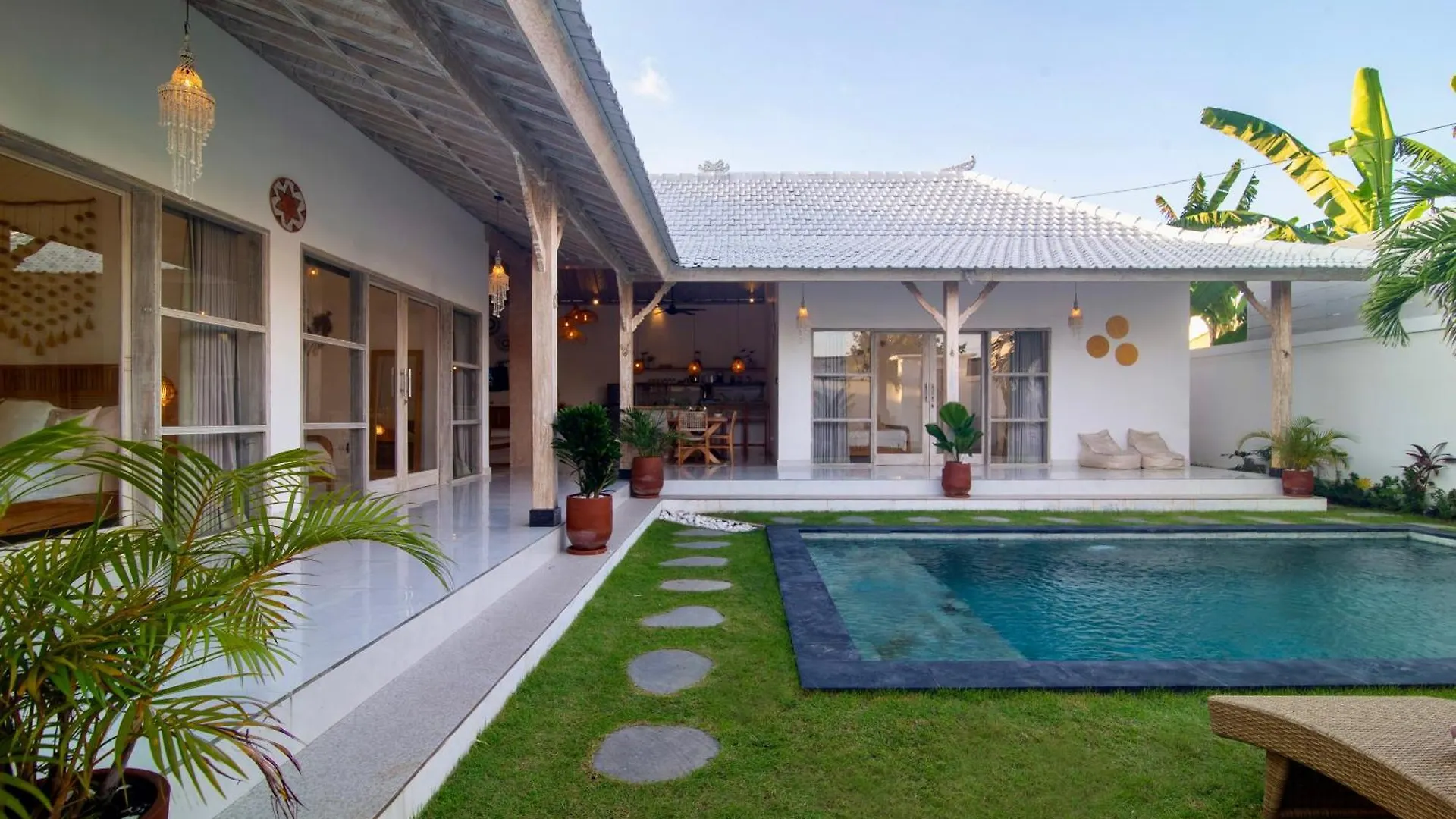 Simple & Magical Villas Praya Seminyak
