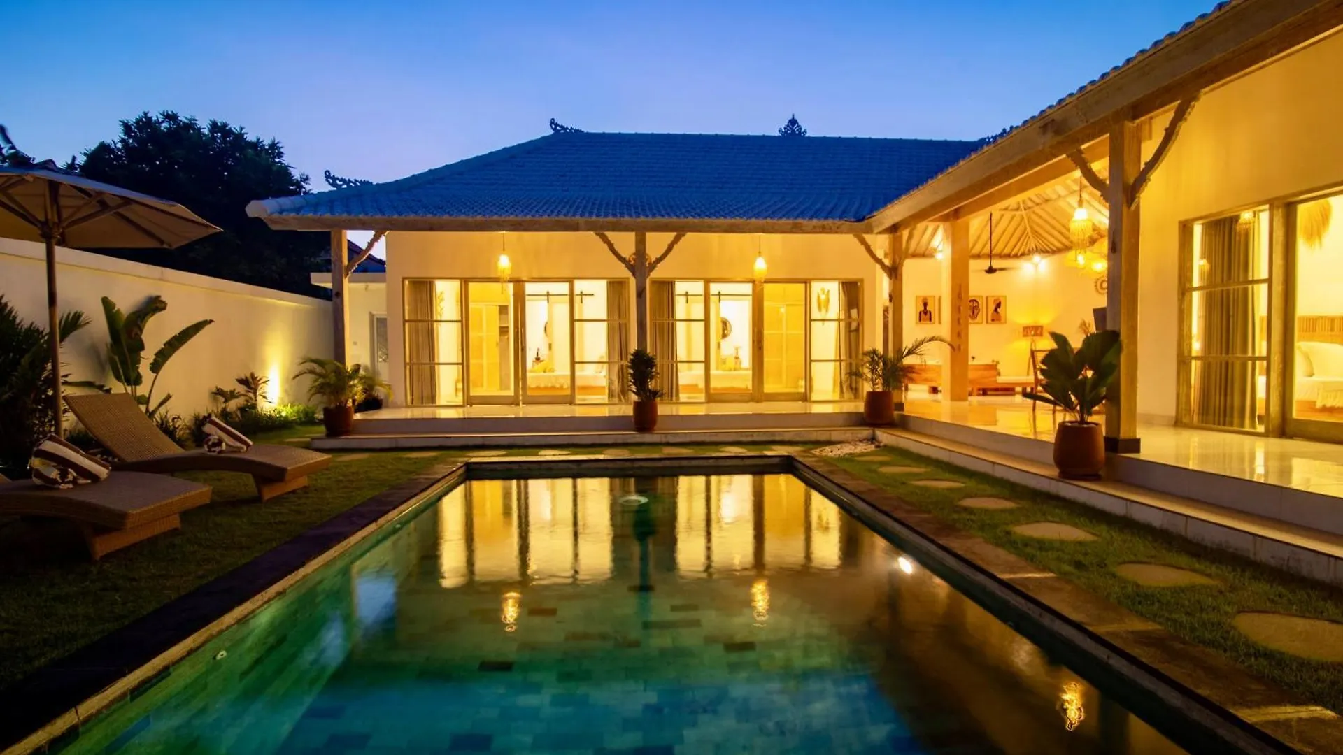Simple & Magical Villas Praya location