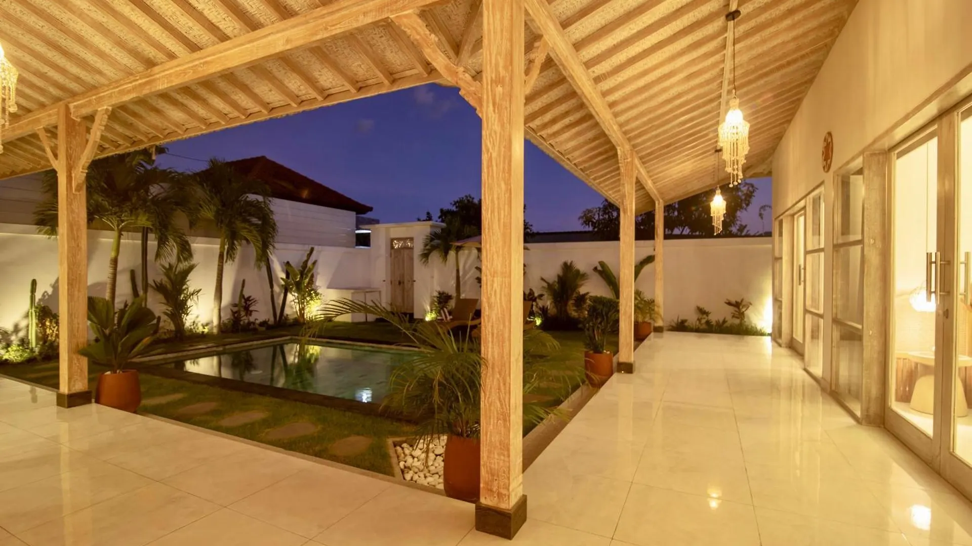 Simple & Magical Villas Praya Seminyak
